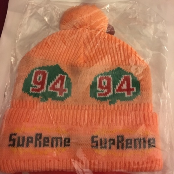 Supreme Leaf Peach Beanie NWT